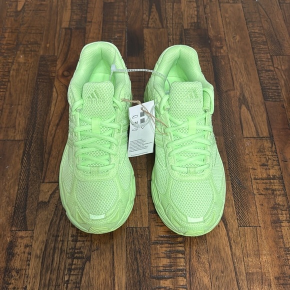 Adidas NWT RESPONSE CL Sneakers Green Spark Running Shoes Activewear size 7 - Picture 7 of 12